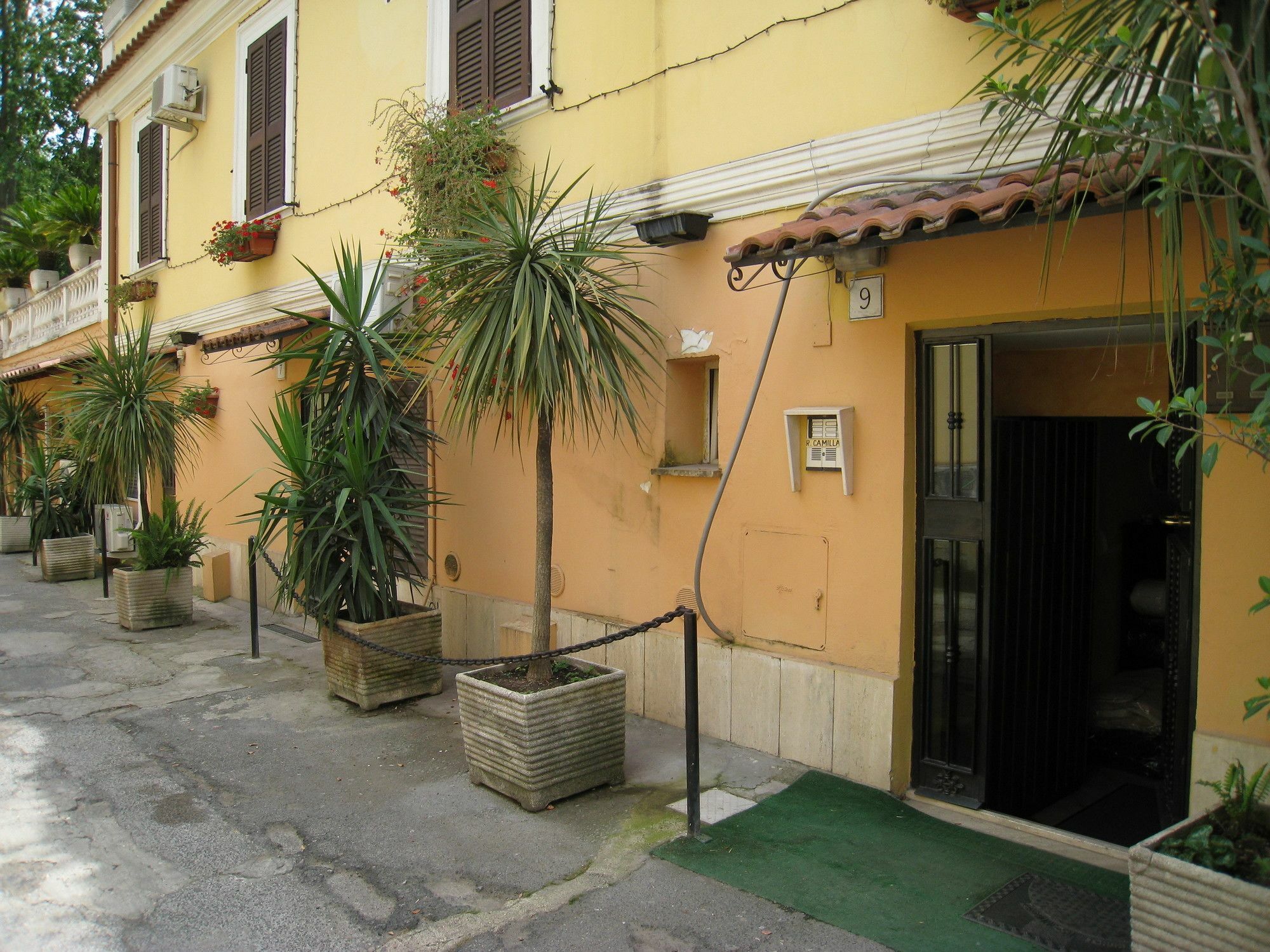 Residenza Camilla Hotel Roma Exterior foto